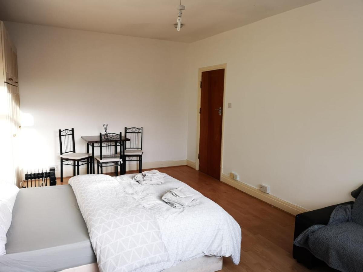 Large Spacious Property In Zone 2 ロンドン エクステリア 写真