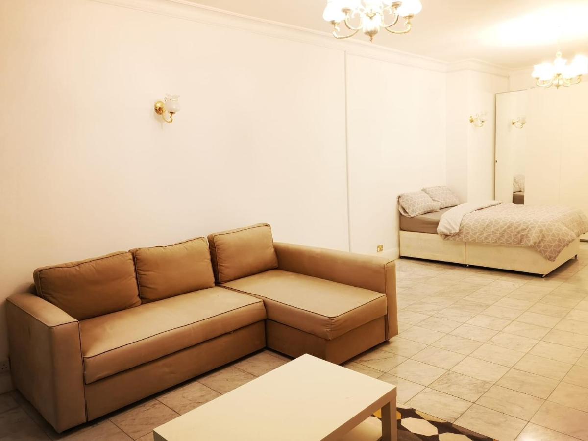 Large Spacious Property In Zone 2 ロンドン エクステリア 写真