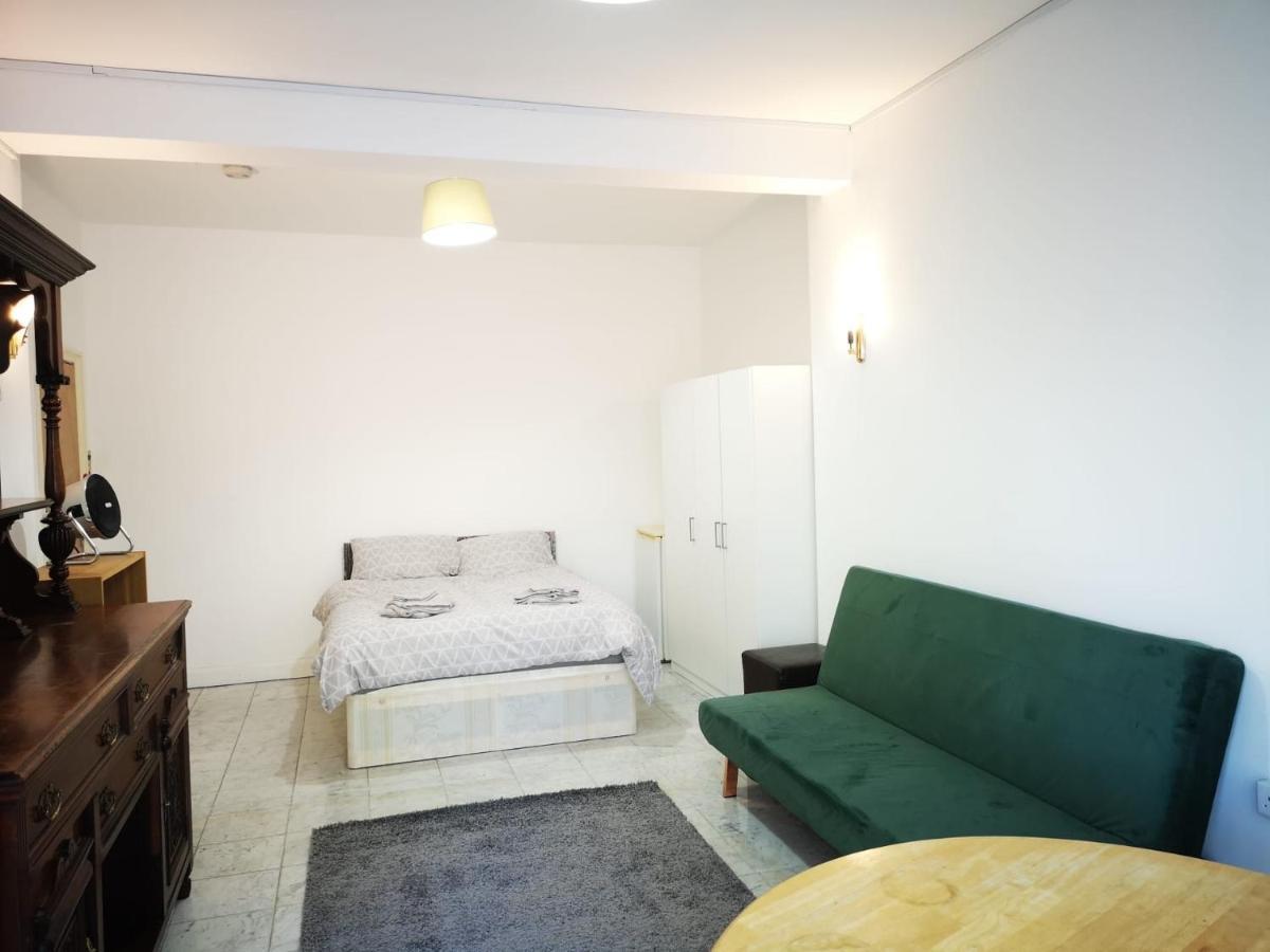 Large Spacious Property In Zone 2 ロンドン エクステリア 写真