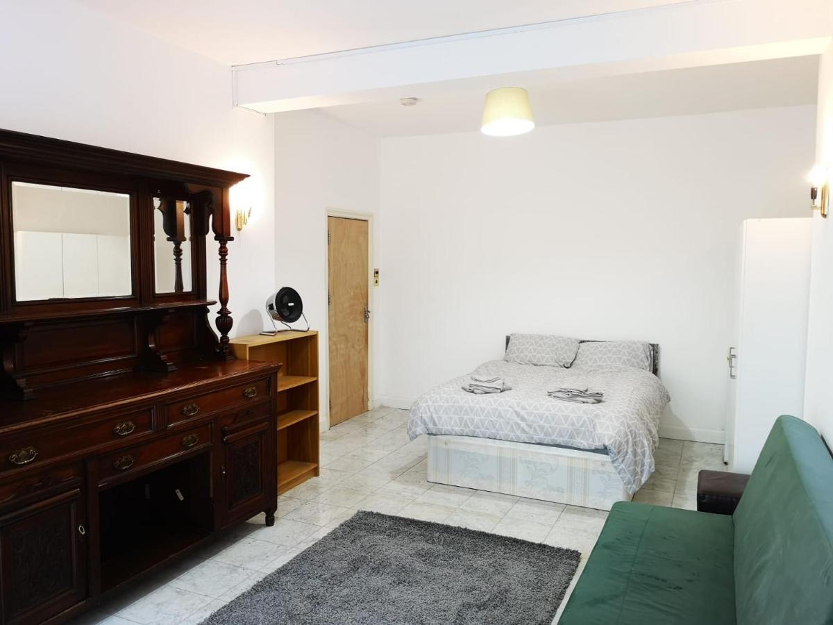 Large Spacious Property In Zone 2 ロンドン エクステリア 写真