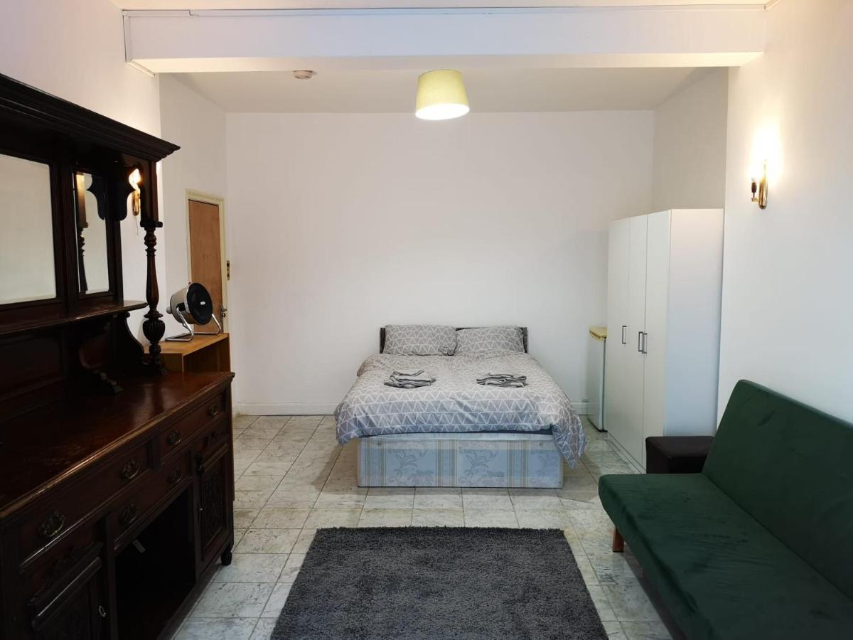 Large Spacious Property In Zone 2 ロンドン エクステリア 写真